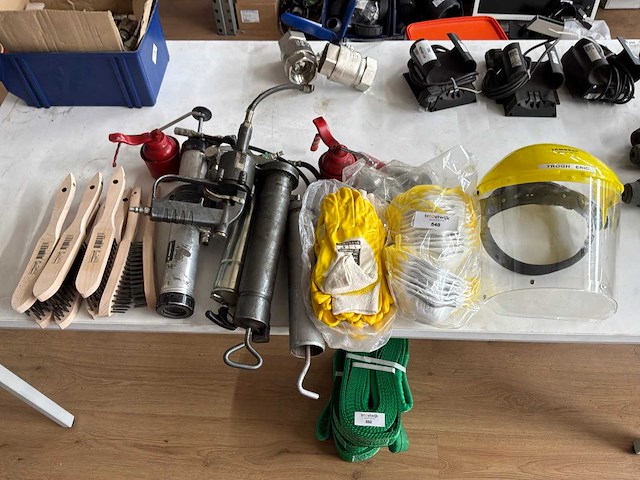 Gereedschap - afbeelding 1 van  6