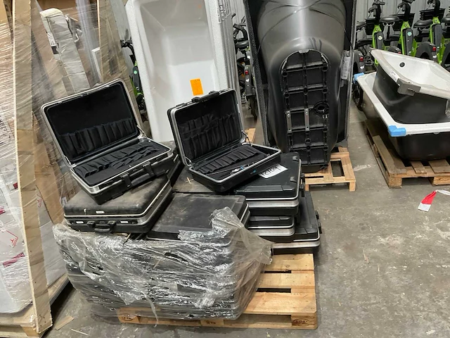 Gereedschapkoffers (16x) - afbeelding 3 van  10