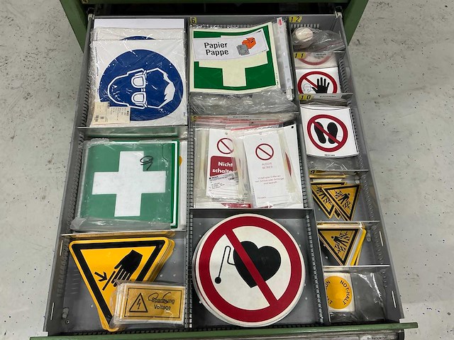 Gereedschapladen kast met inhoud - afbeelding 10 van  12