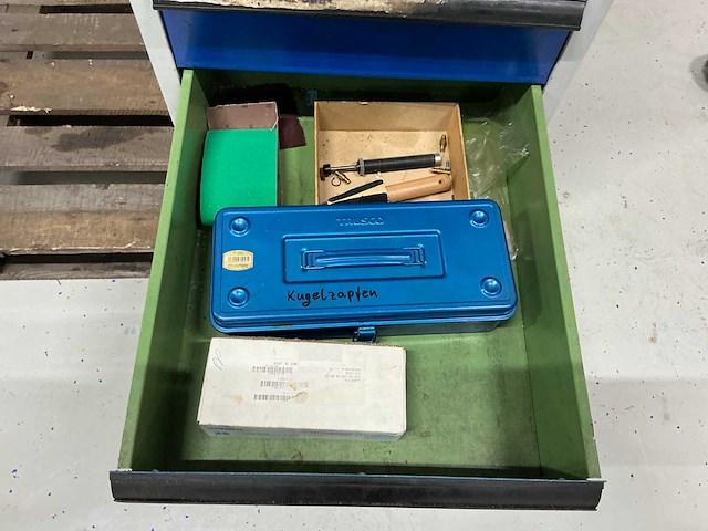 Gereedschapladenkast met 10 lade en inhoud - afbeelding 4 van  13