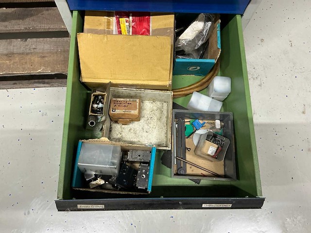 Gereedschapladenkast met 10 lade en inhoud - afbeelding 5 van  13