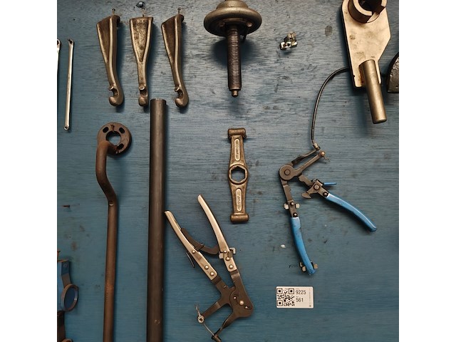 Gereedschapord met gereedschap - afbeelding 4 van  4