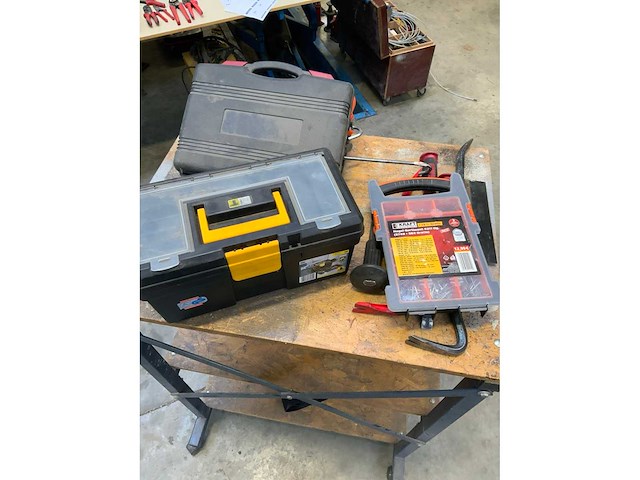 Gereedschappen met kar - afbeelding 4 van  6