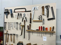 Gereedschapsbord met gereedschap - afbeelding 1 van  2