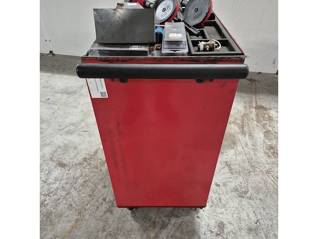 Gereedschapskar met inhoud en zuignappen, o.a tengtools - afbeelding 8 van  16