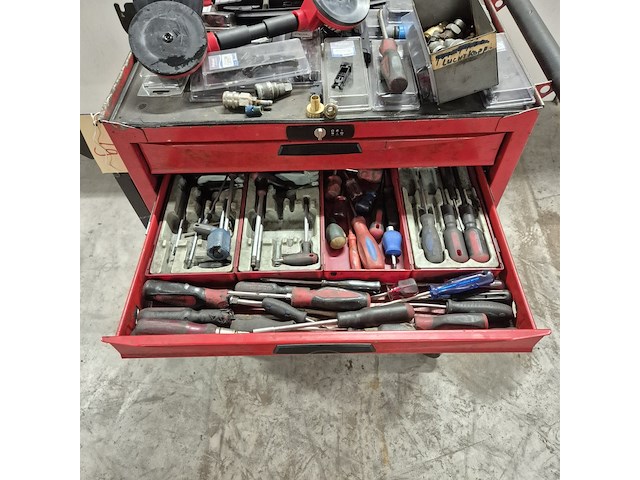 Gereedschapskar met inhoud en zuignappen, o.a tengtools - afbeelding 15 van  16