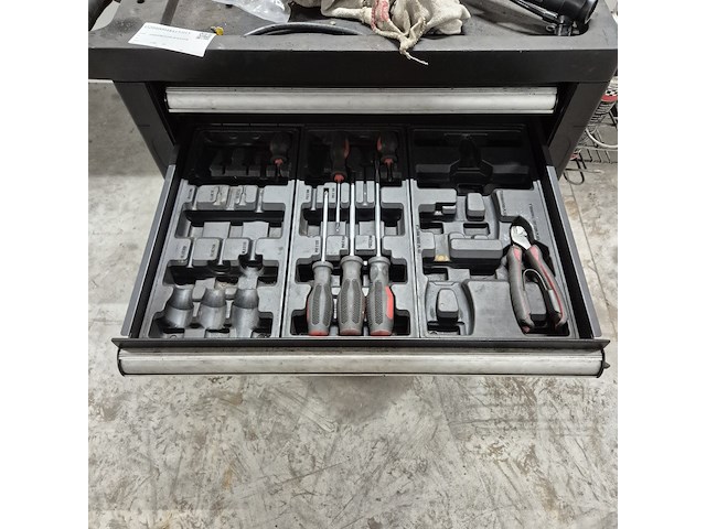 Gereedschapskar met inhoud, kastor - afbeelding 14 van  14