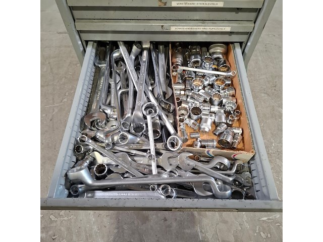 Gereedschapskast met bankschroef - afbeelding 6 van  8