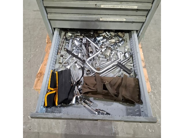 Gereedschapskast met bankschroef - afbeelding 7 van  8