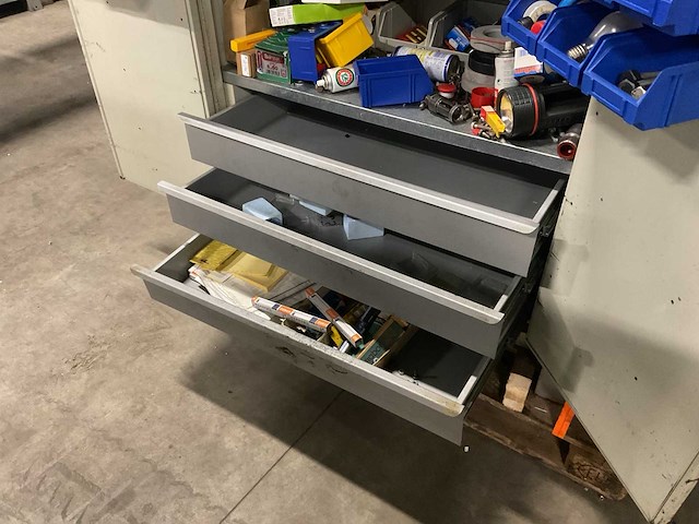 Gereedschapskast met inhoud - afbeelding 1 van  10