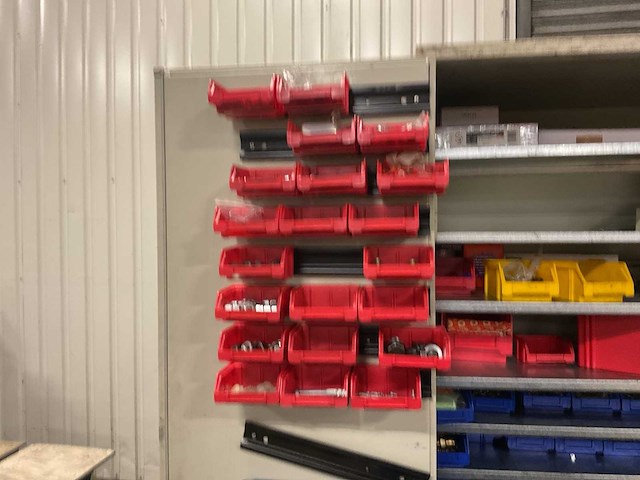 Gereedschapskast met inhoud - afbeelding 3 van  10