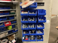 Gereedschapskast met inhoud - afbeelding 5 van  10