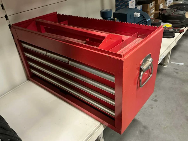 Gereedschapskist 66x31xh34cm met inhoud - afbeelding 1 van  5