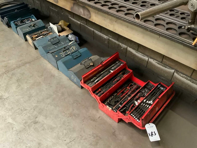 Gereedschapskist (9x) - afbeelding 1 van  4