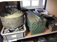 Gereedschapskist en divers - afbeelding 1 van  4