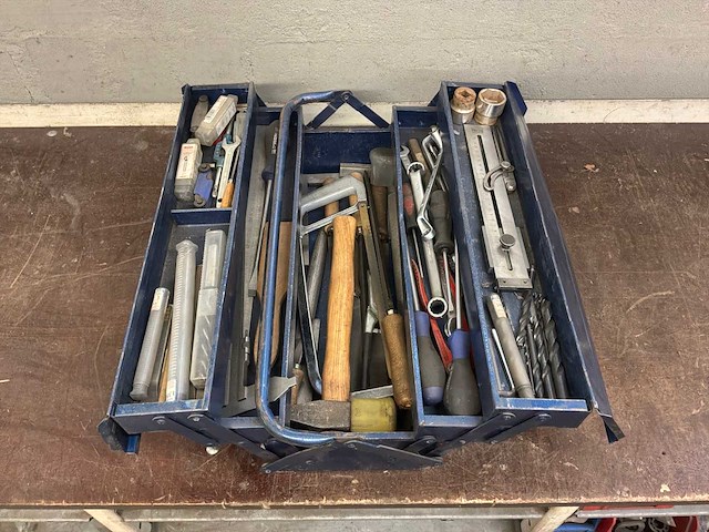Gereedschapskist inclusief inhoud. - afbeelding 1 van  9