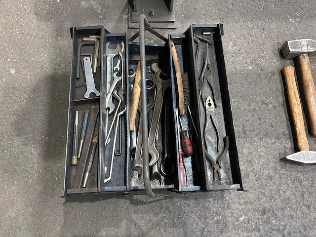 Gereedschapskist inclusief inhoud. - afbeelding 2 van  5