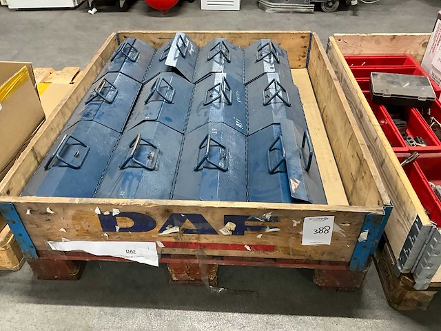 Gereedschapskist leeg (12x) - afbeelding 1 van  3