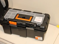 Gereedschapskist met enkele gereedschappen