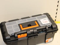 Gereedschapskist met enkele gereedschappen - afbeelding 2 van  2