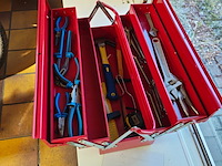 Gereedschapskist met gereedschap - afbeelding 1 van  4