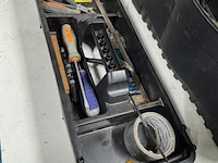 Gereedschapskist met handgereedschap - afbeelding 2 van  6