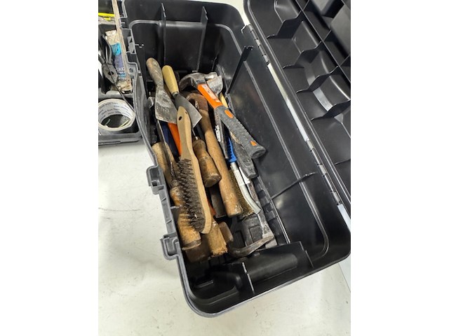 Gereedschapskist met handgereedschap - afbeelding 3 van  6