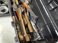 Gereedschapskist met handgereedschap - afbeelding 3 van  6