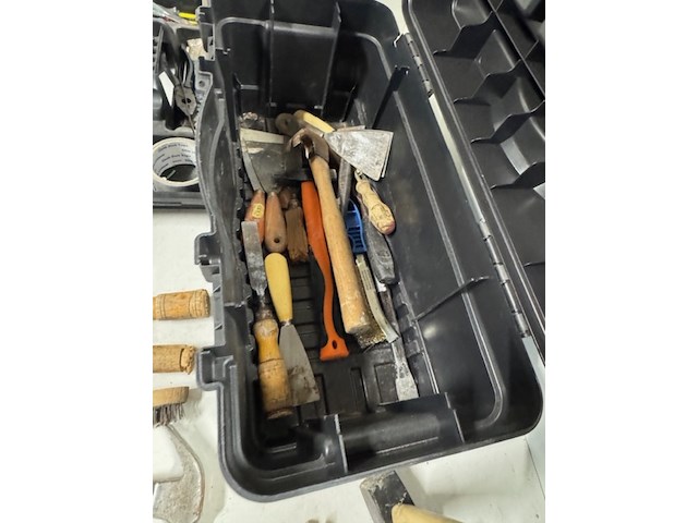 Gereedschapskist met handgereedschap - afbeelding 6 van  6