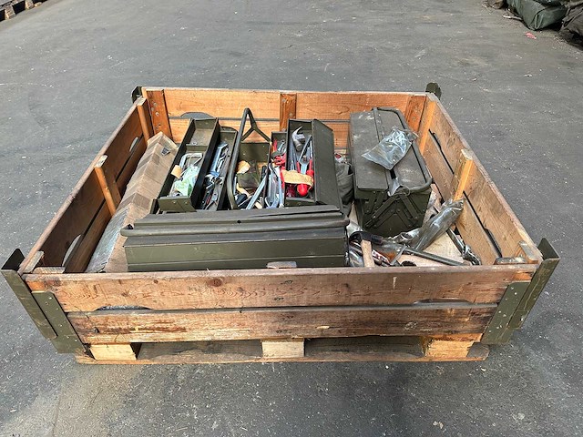 Gereedschapskist met inhoud (3x) - afbeelding 1 van  4