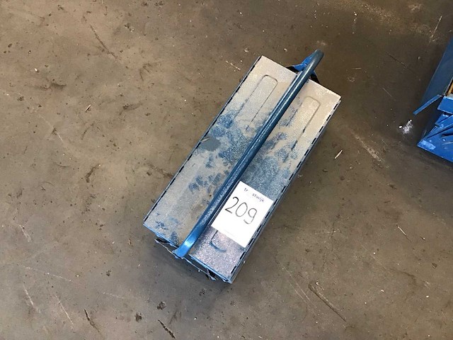 Gereedschapskist met inhoud - afbeelding 3 van  3