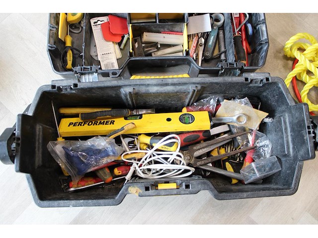 Gereedschapskist stanley met diverse handgereedschappen - afbeelding 4 van  4