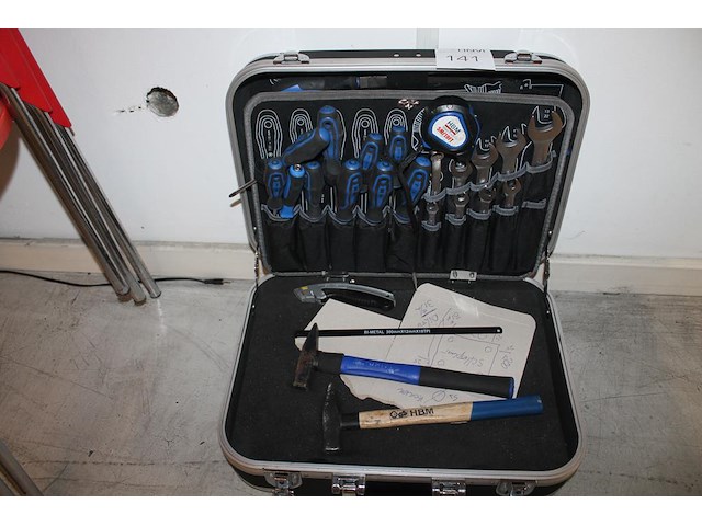 Gereedschapskoffer hbm met gereedschappen. - afbeelding 2 van  3