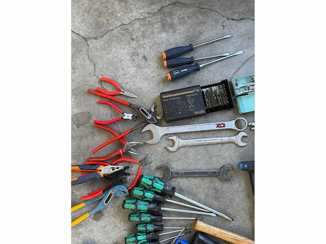 Gereedschapskoffer met gereedschap - afbeelding 5 van  7