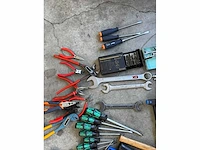 Gereedschapskoffer met gereedschap - afbeelding 5 van  7