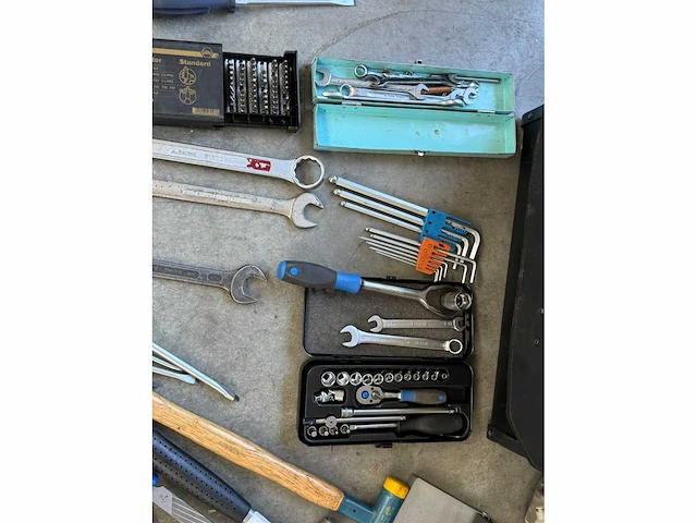 Gereedschapskoffer met gereedschap - afbeelding 6 van  7