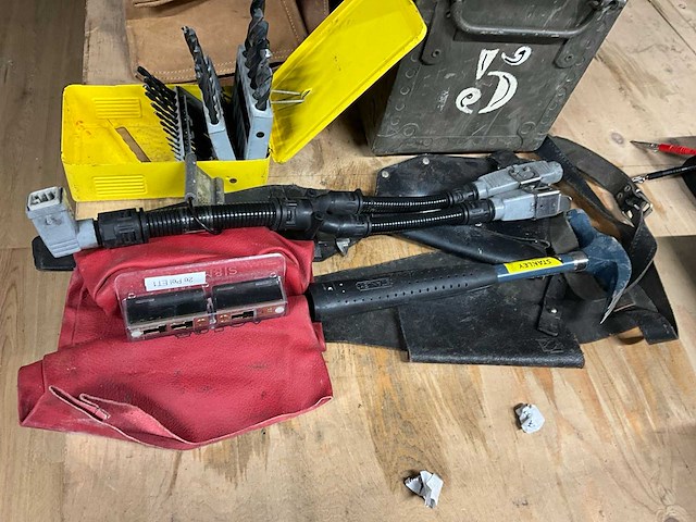 Gereedschapskoffer met inhoud - afbeelding 3 van  5