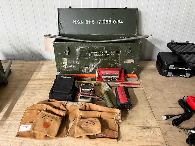 Gereedschapskoffer met inhoud - afbeelding 1 van  4