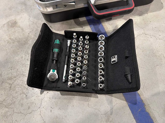 Gereedschapskoffer met inhoud - afbeelding 4 van  5