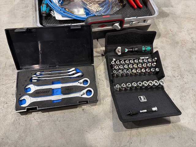 Gereedschapskoffer met inhoud - afbeelding 2 van  4