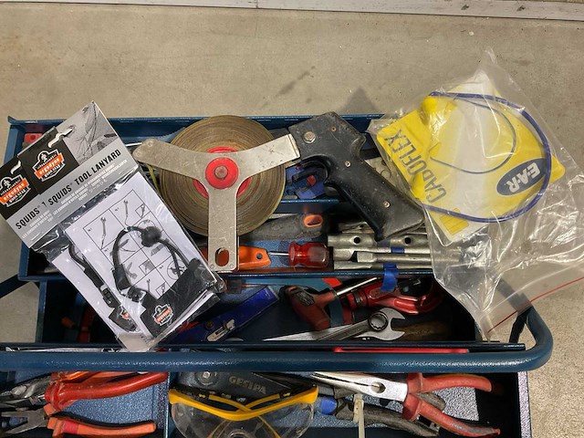 Gereedschapskoffer met inhoud - afbeelding 3 van  4