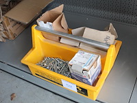 Gereedschapskoffer stanley met diverse gereedschappen w.o. sleutels, tangen en hamers. - afbeelding 1 van  2