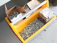 Gereedschapskoffer stanley met diverse gereedschappen w.o. sleutels, tangen en hamers. - afbeelding 2 van  2