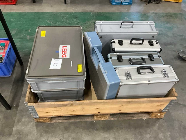 Gereedschapskoffers divers - afbeelding 2 van  3