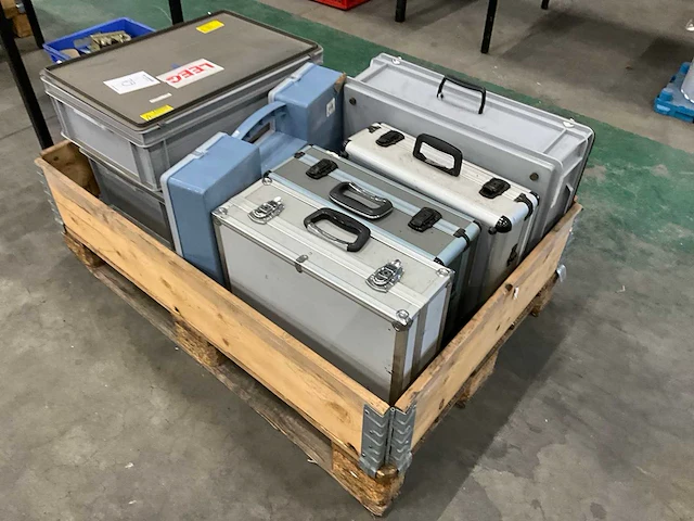 Gereedschapskoffers divers - afbeelding 3 van  3