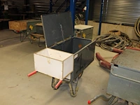 Gereedschapskruiwagen nn