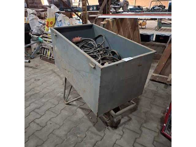 Gereedschapskruiwagen op luchtband matador - afbeelding 1 van  5