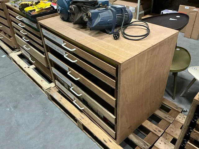 Gereedschapsladekast 99x58,5xh75cm - afbeelding 1 van  6