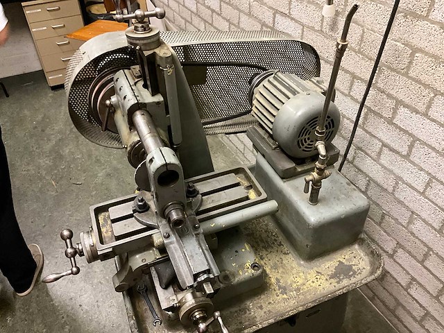 Gereedschapsslijpmachine - afbeelding 2 van  10