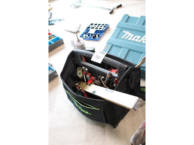 Gereedschapstas festool gevuld met o.a. tangen, schroevendraaiers en inbussleutels. - afbeelding 2 van  3